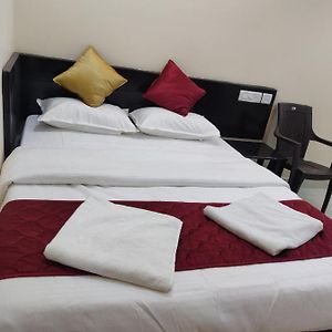 Deluxe Queen Suite